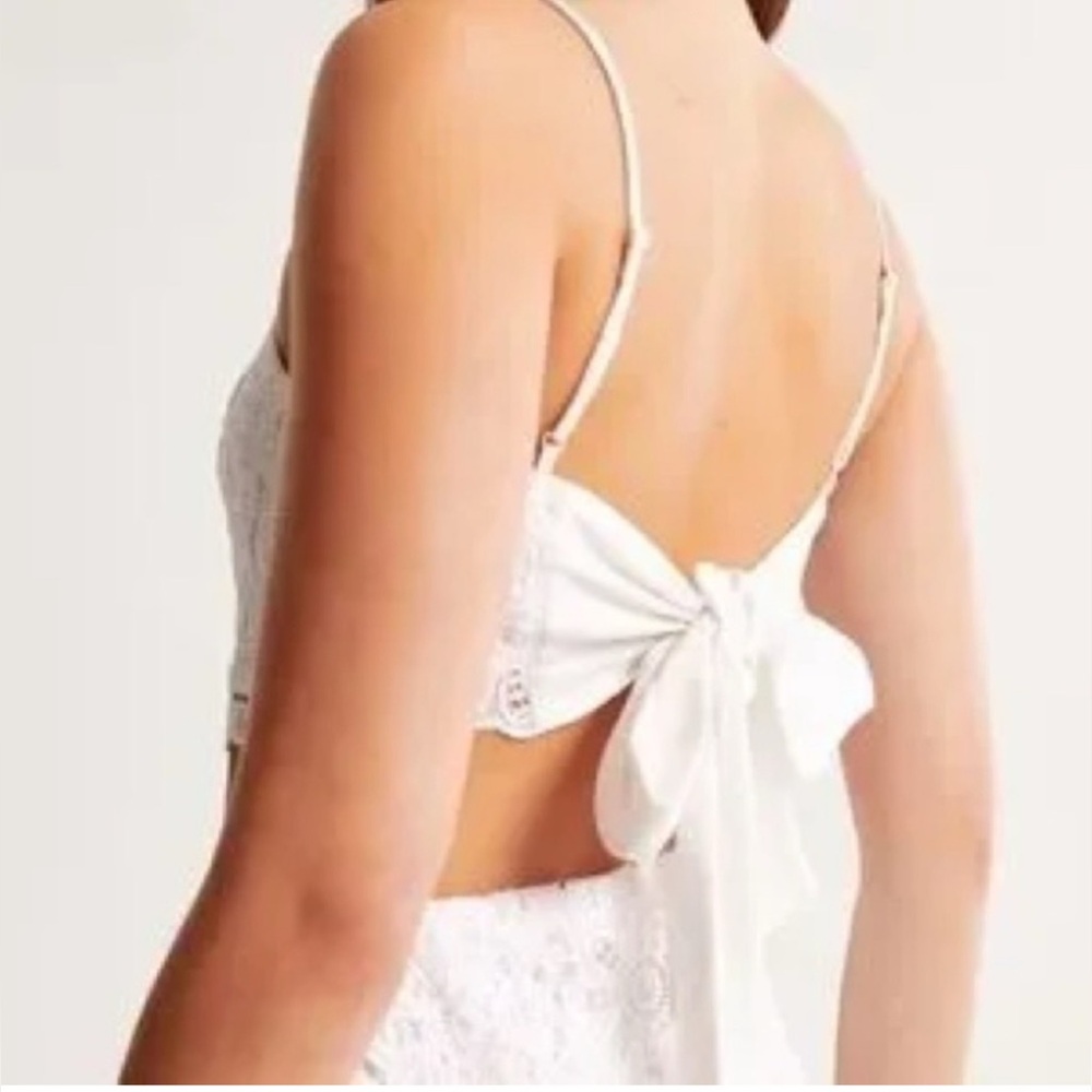 Abercrombie & Fitch | 	
Ultra Cropped Lace Squareneck Set Top - Picture 2 of 5